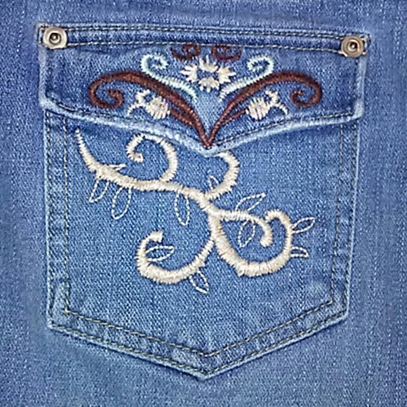 SO Stretch Jean Mini Skirt Medium Wash Frayed 11 - Picture 5 of 8